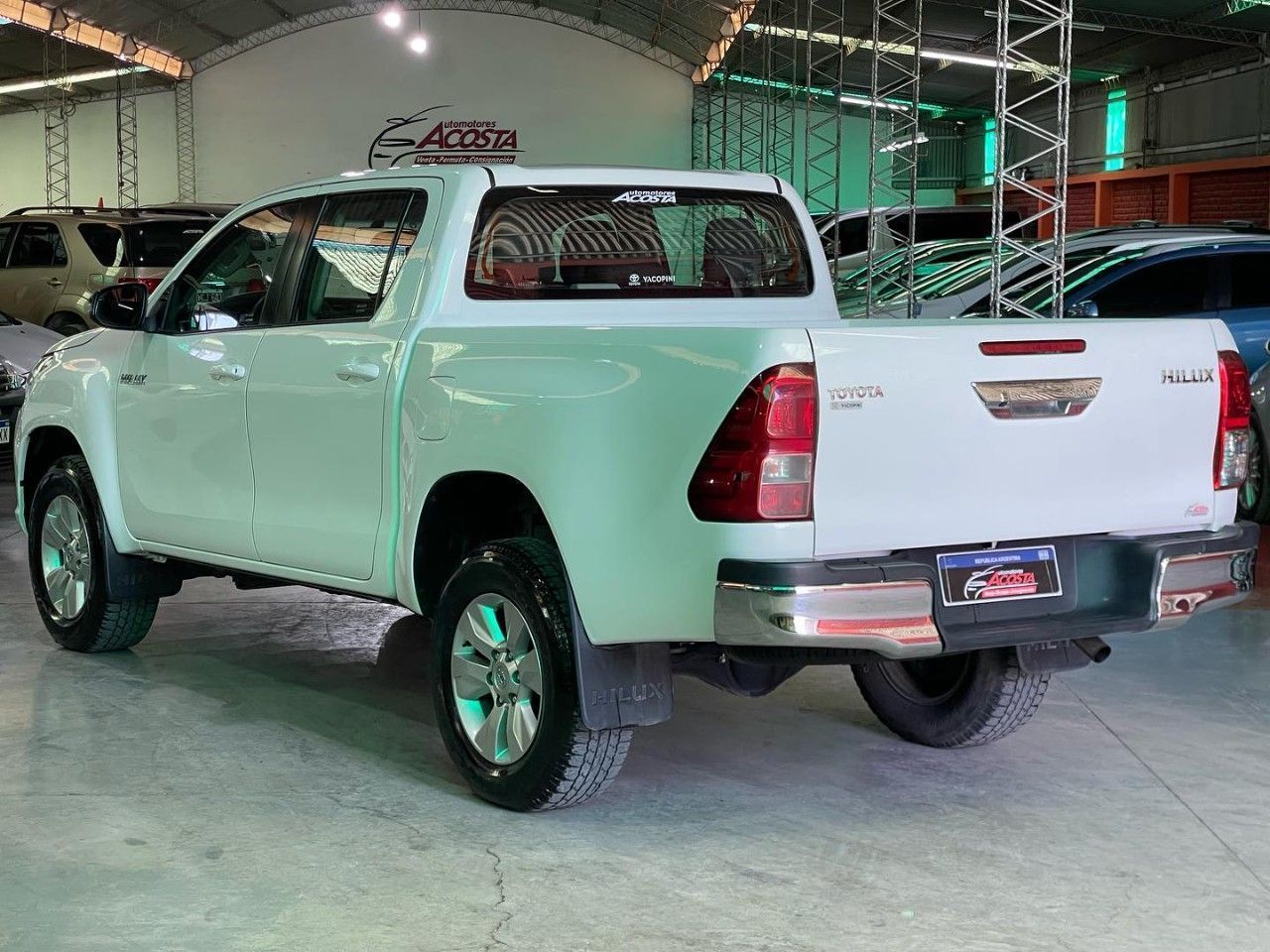 Toyota Hilux Usada en San Juan, deRuedas