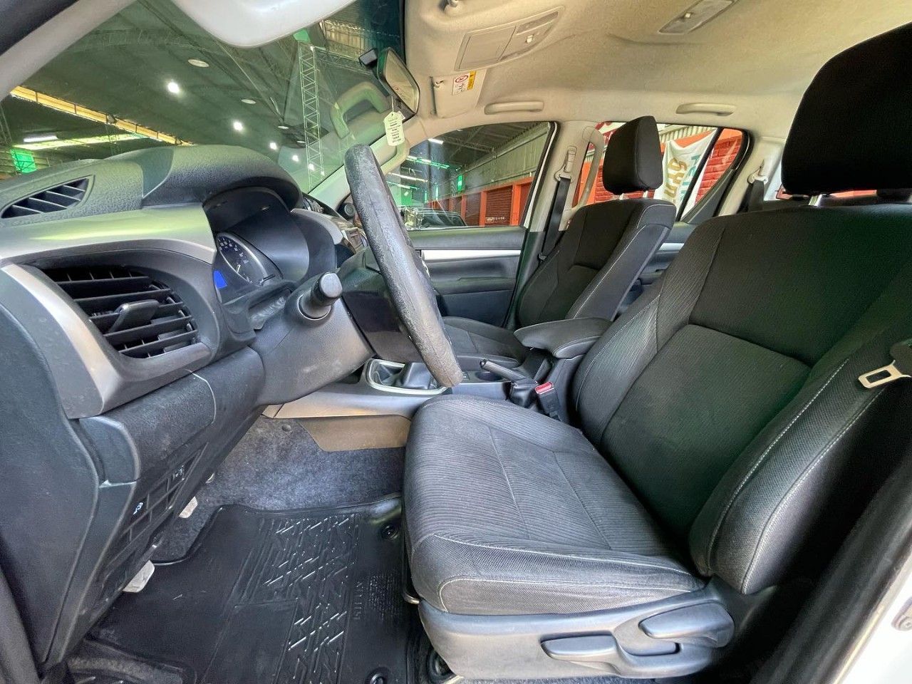 Toyota Hilux Usada en San Juan, deRuedas