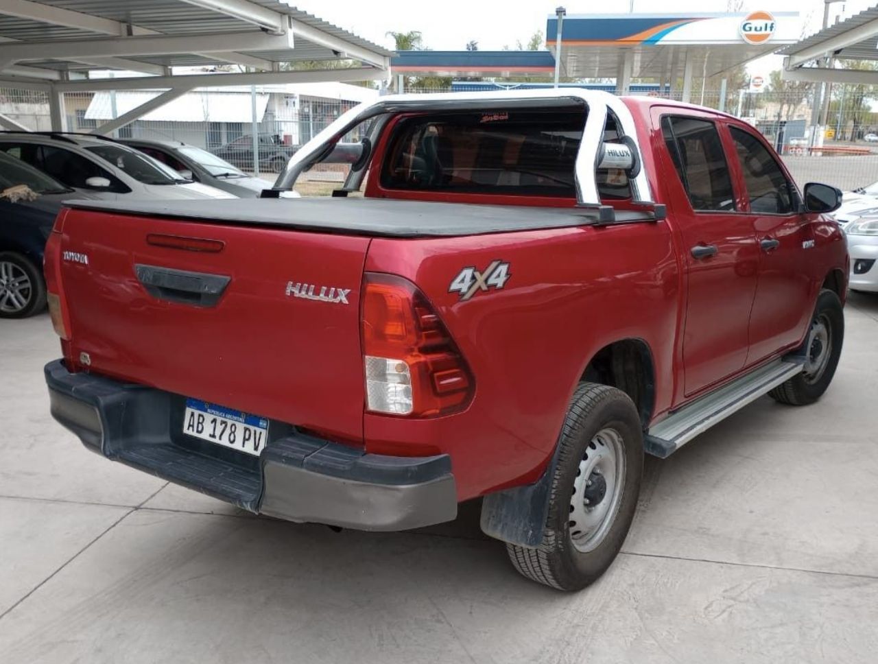 Toyota Hilux Usada en San Luis, deRuedas