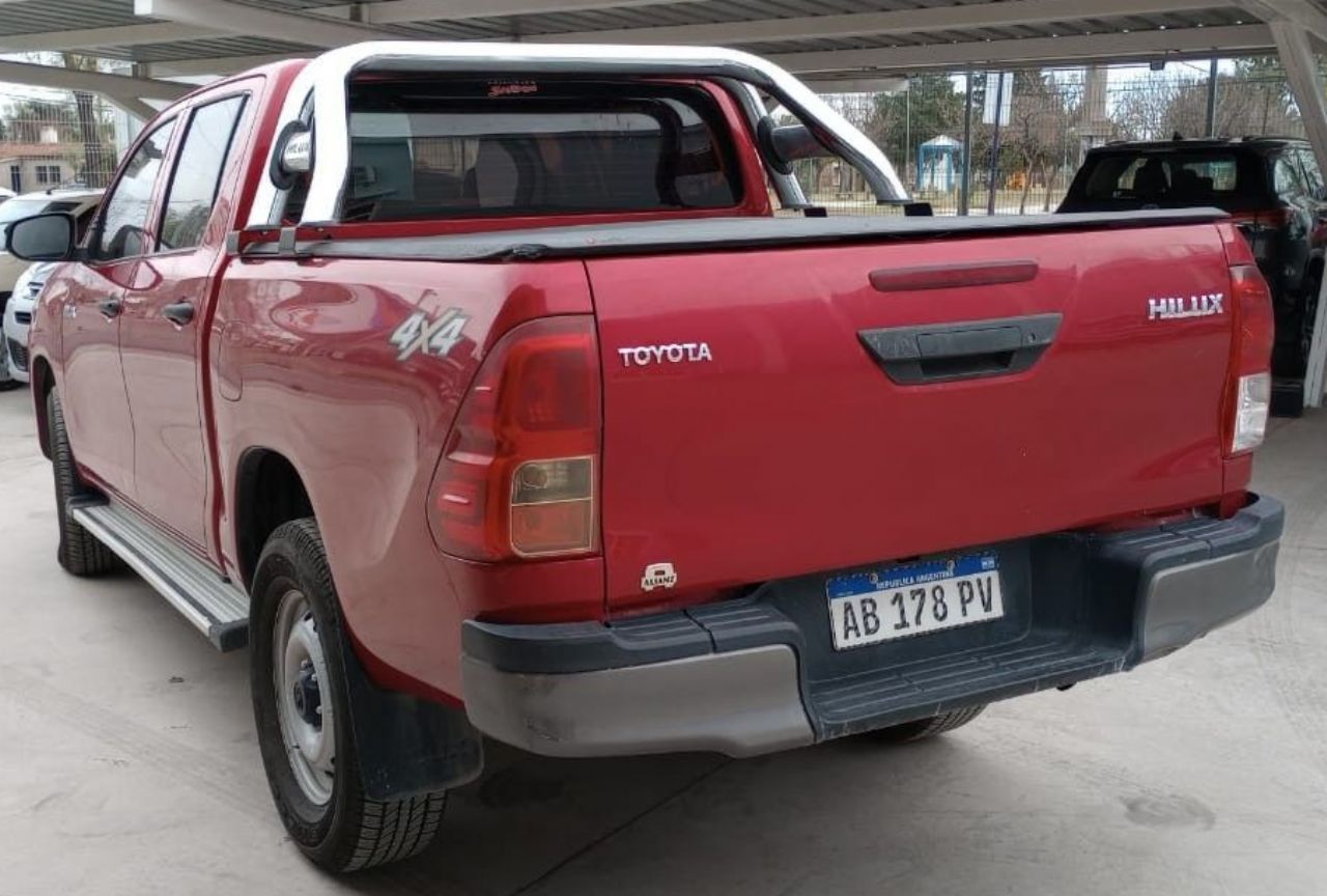 Toyota Hilux Usada en San Luis, deRuedas