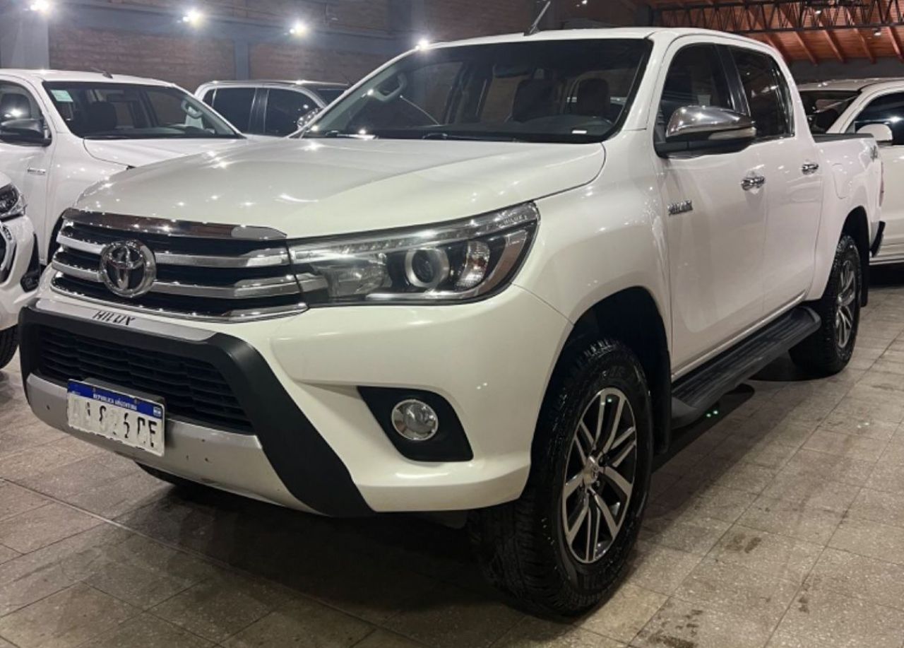 Toyota Hilux Usada en San Juan, deRuedas
