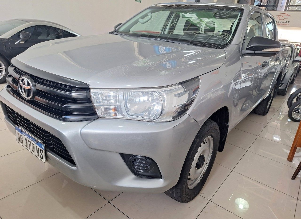 Toyota Hilux Usada Financiado en Mendoza, deRuedas