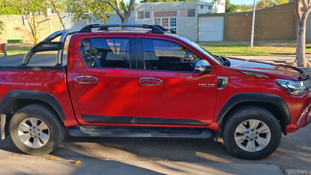 Toyota Hilux Usada en San Juan, deRuedas