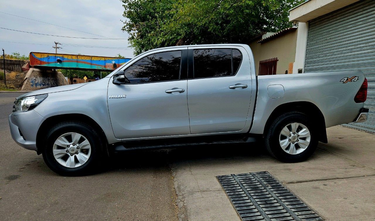 Toyota Hilux Usada Financiado en Mendoza, deRuedas