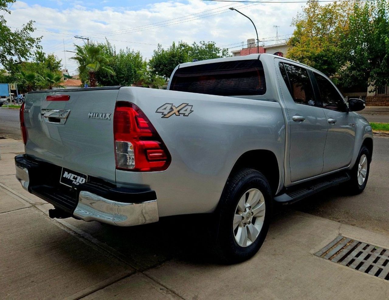 Toyota Hilux Usada Financiado en Mendoza, deRuedas