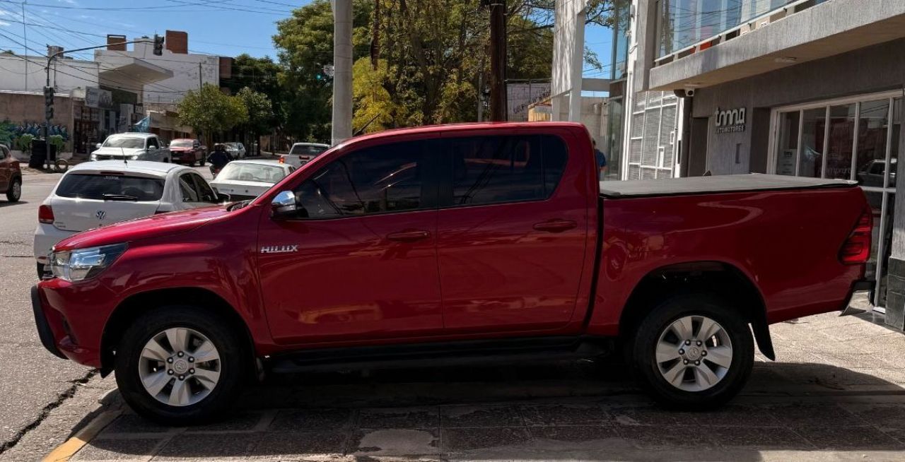 Toyota Hilux Usada en San Luis, deRuedas
