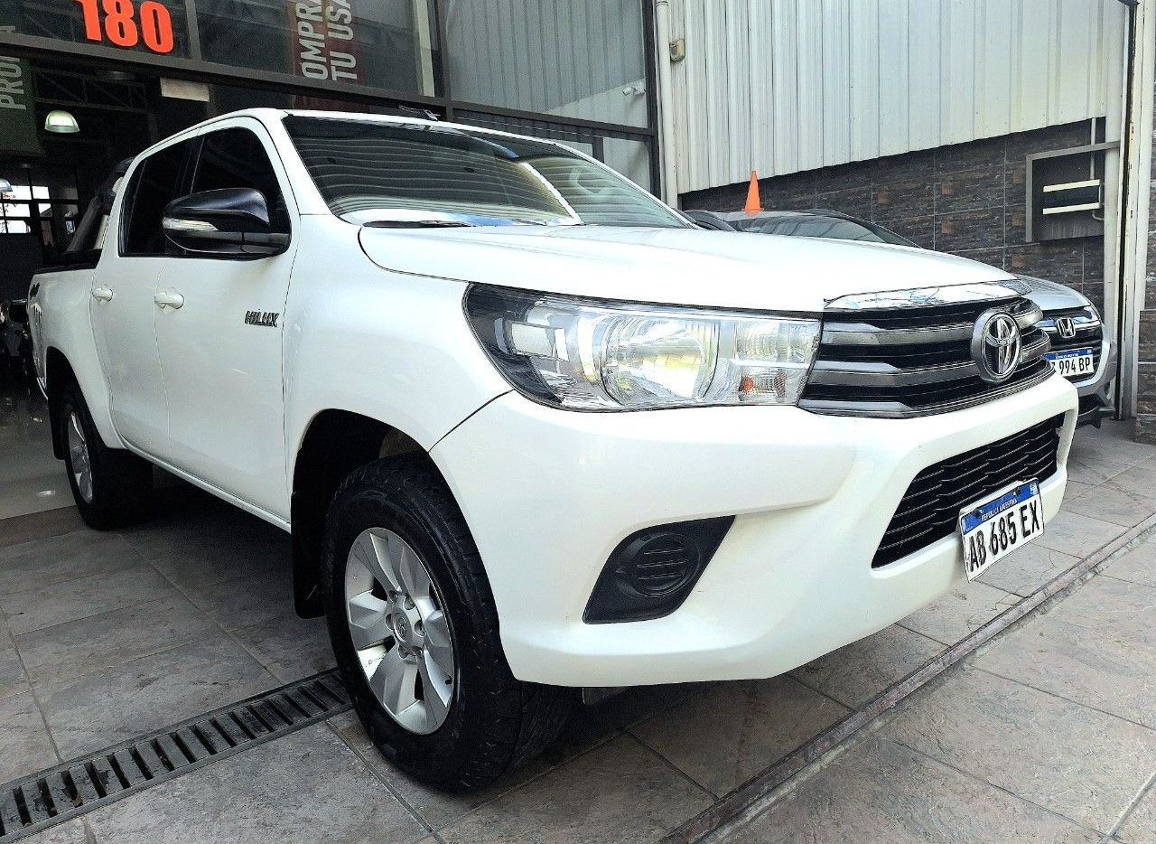 Toyota Hilux Usada Financiado en Mendoza, deRuedas