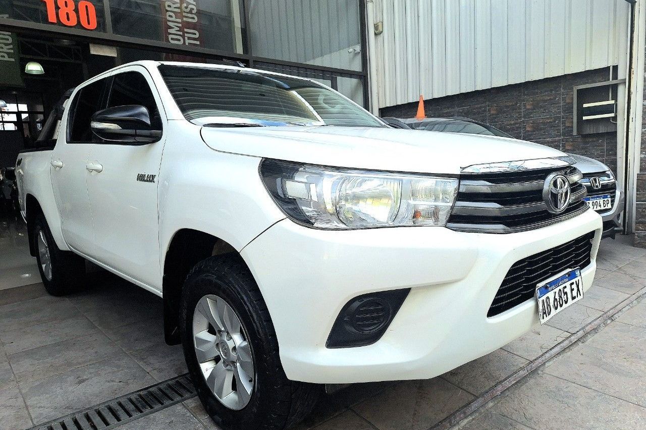 Toyota Hilux Usada Financiado en Mendoza, deRuedas