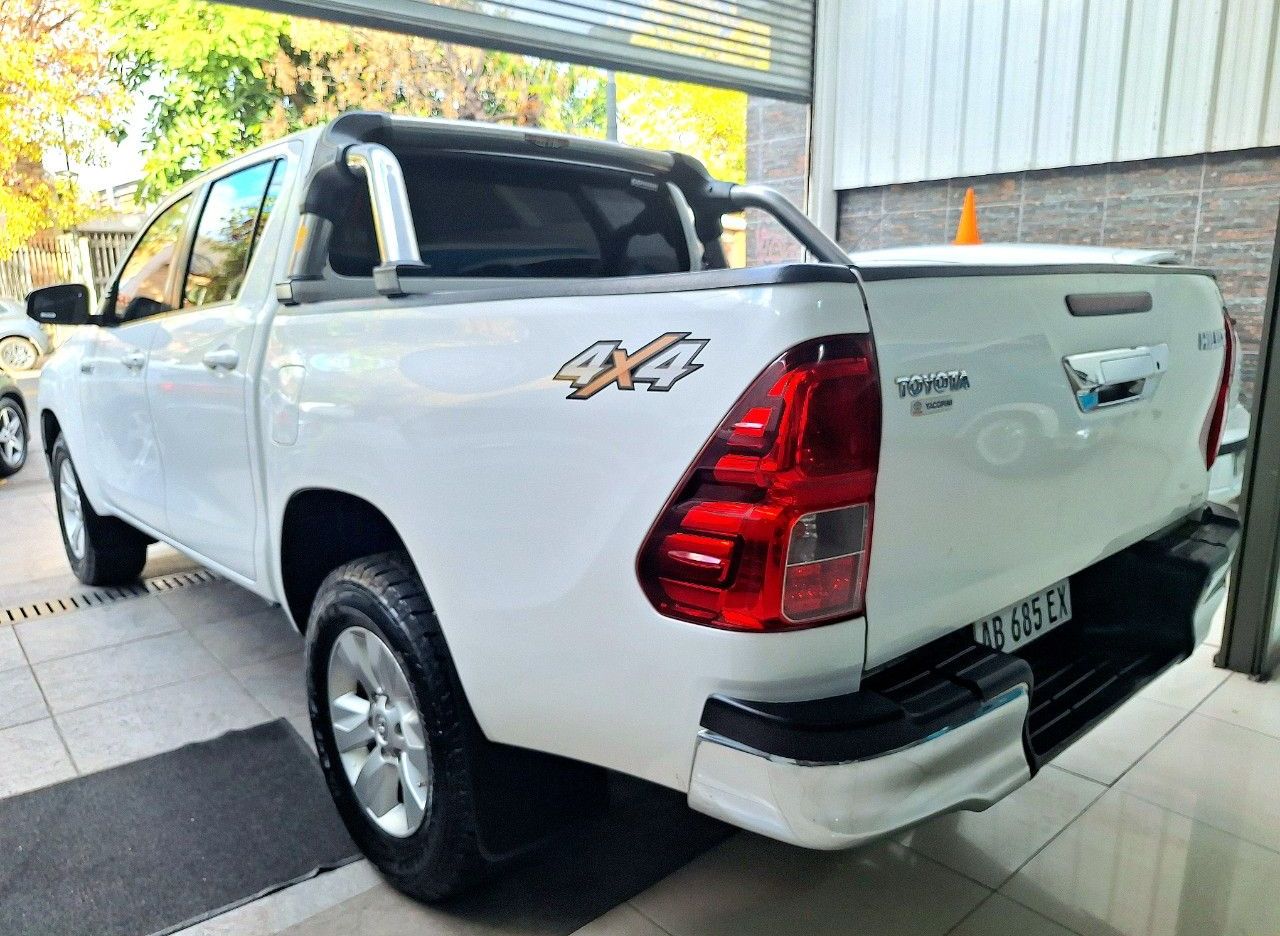 Toyota Hilux Usada Financiado en Mendoza, deRuedas