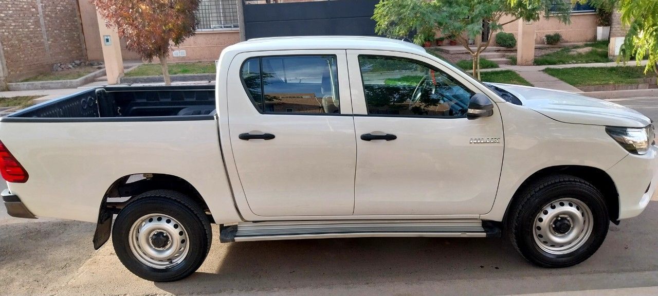 Toyota Hilux Usada en Mendoza, deRuedas