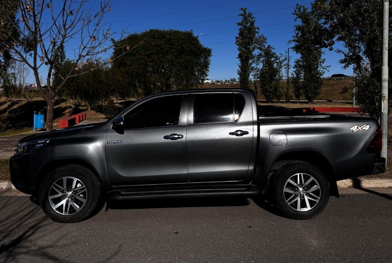Toyota Hilux Usada en Córdoba, deRuedas