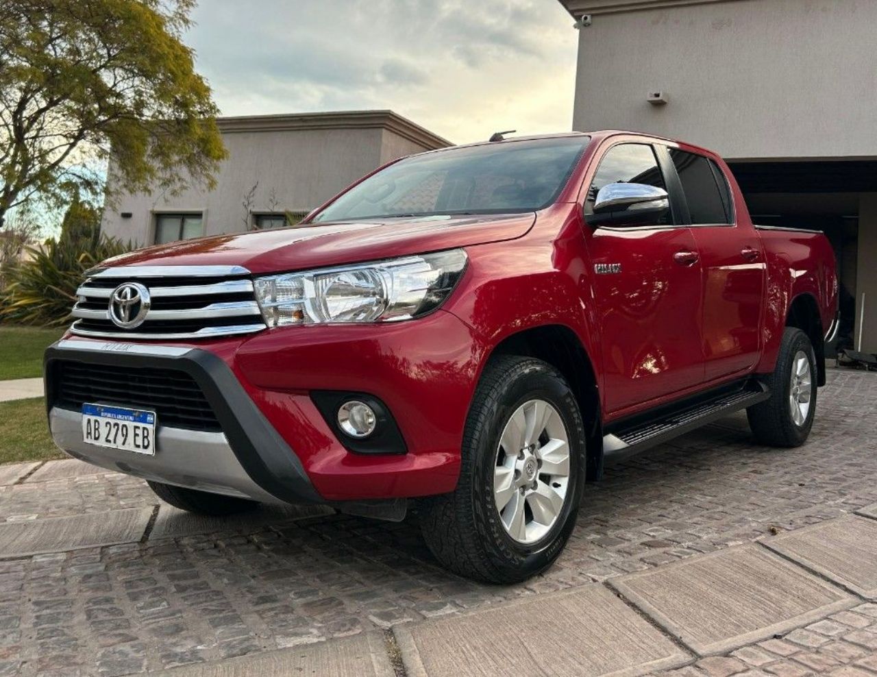 Toyota Hilux Usada Financiado en Mendoza, deRuedas