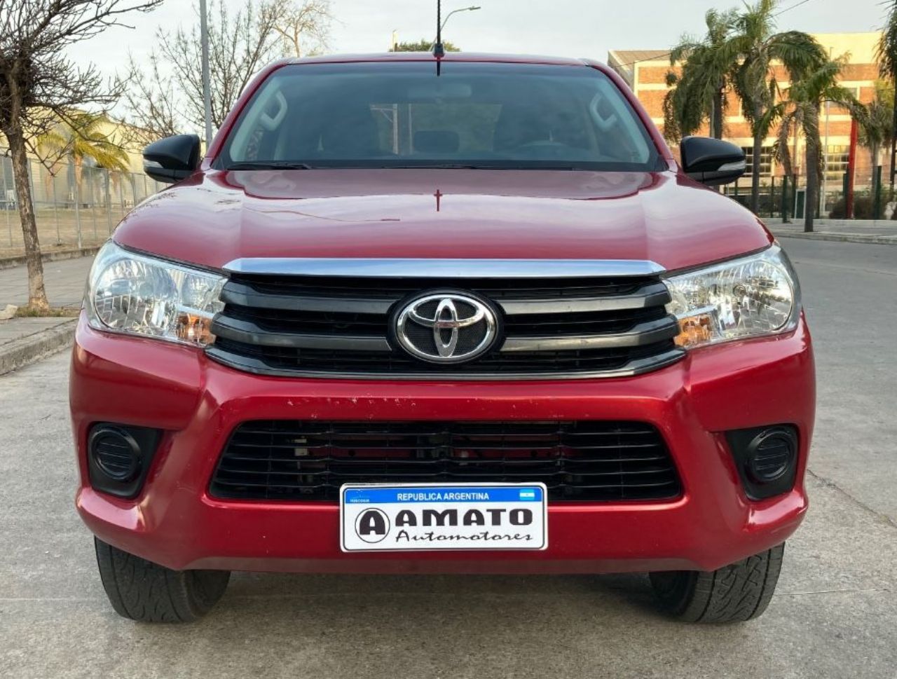 Toyota Hilux Usada Financiado en Córdoba, deRuedas
