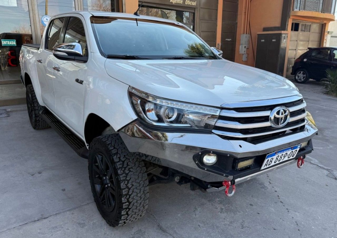 Toyota Hilux Usada en San Juan, deRuedas