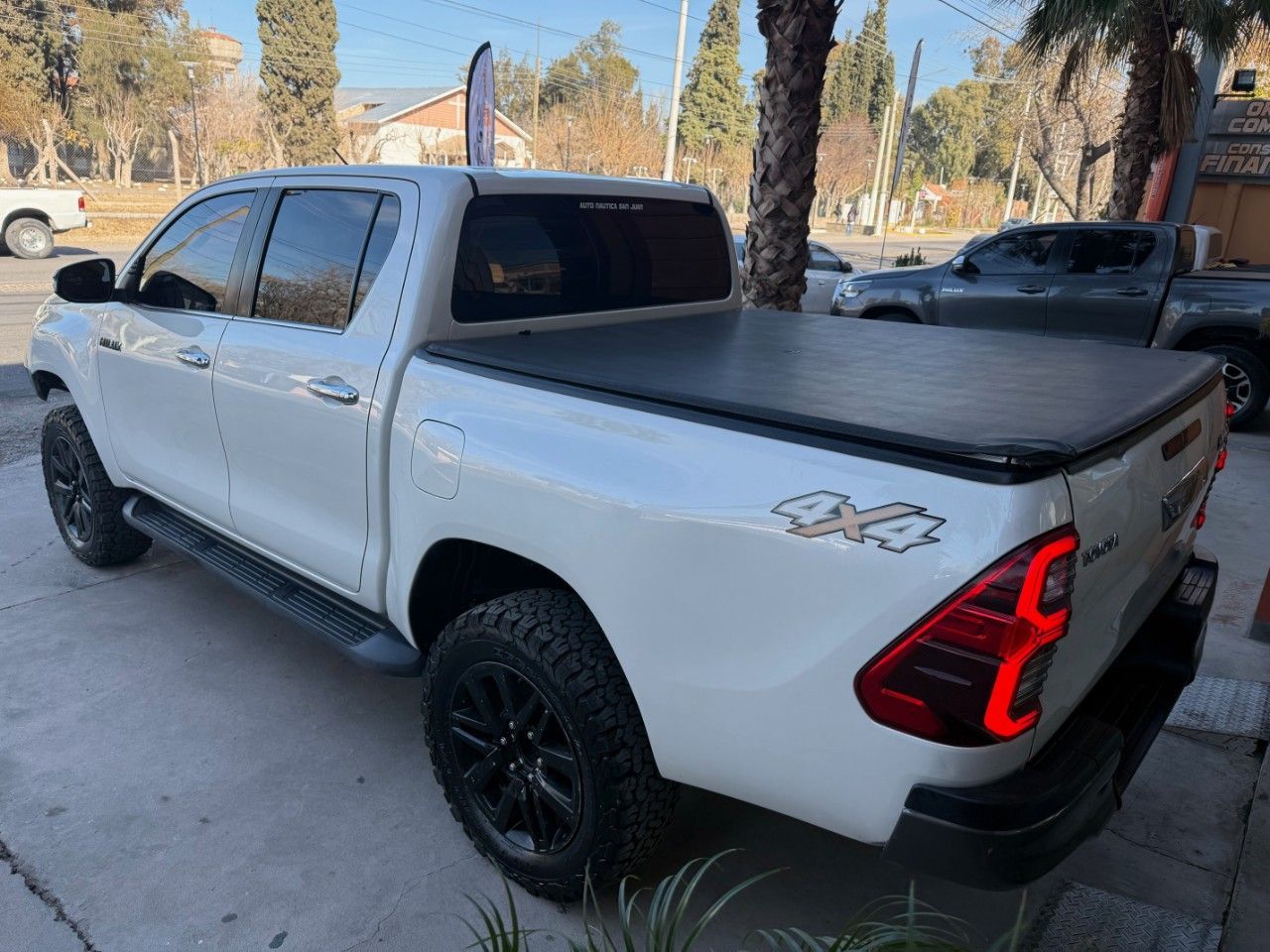 Toyota Hilux Usada en San Juan, deRuedas