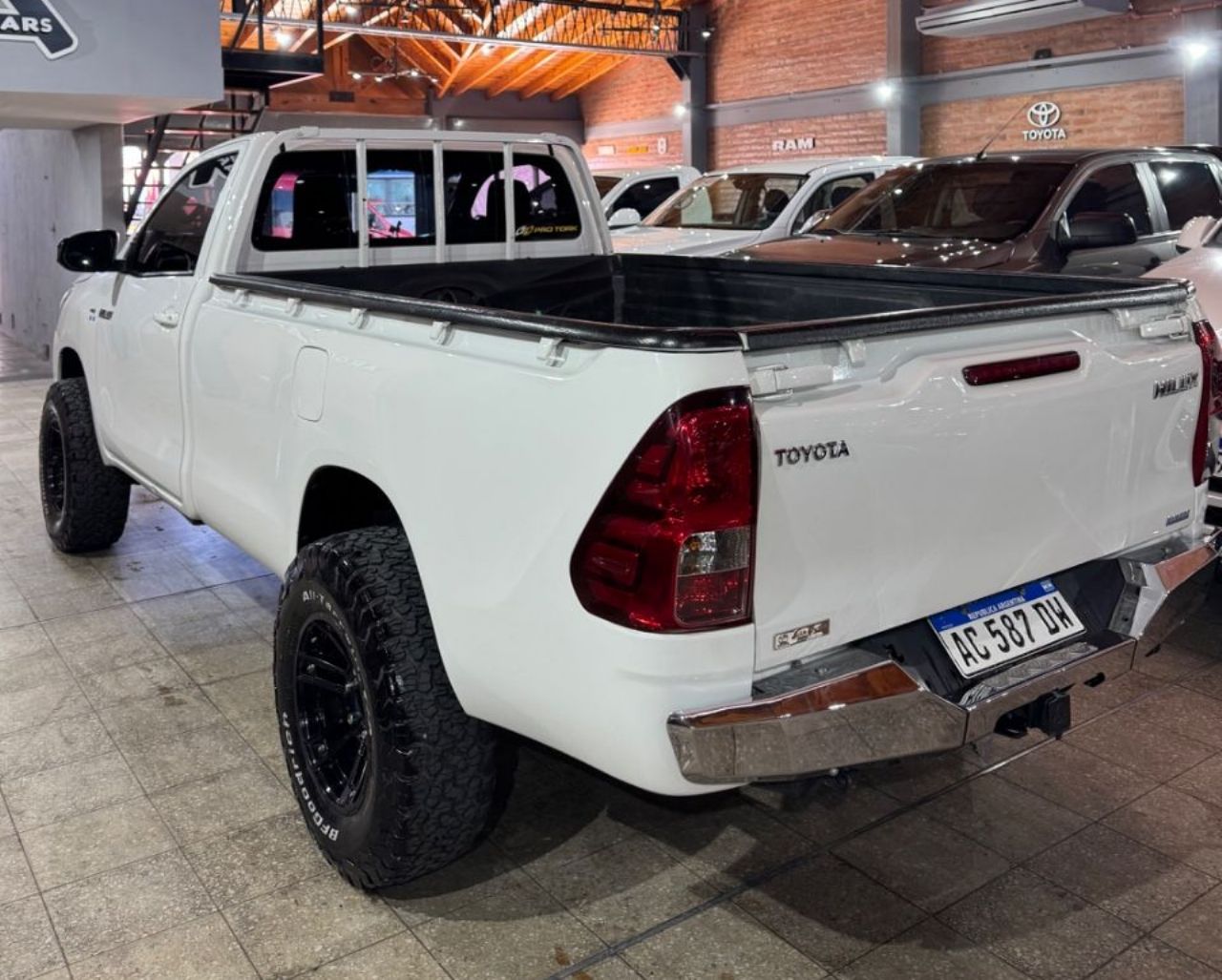 Toyota Hilux Usada Financiado en San Juan, deRuedas