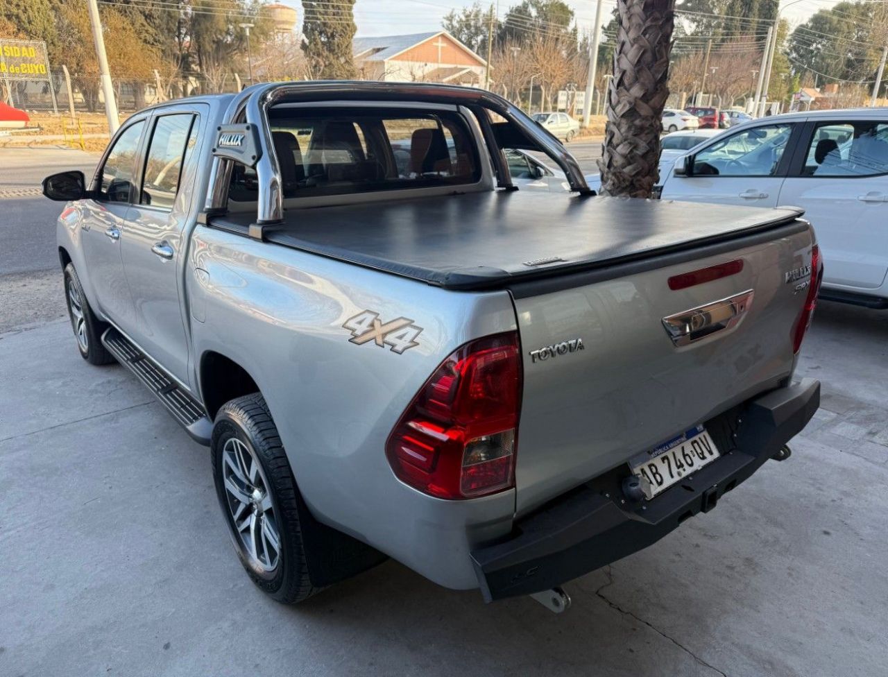 Toyota Hilux Usada en San Juan, deRuedas