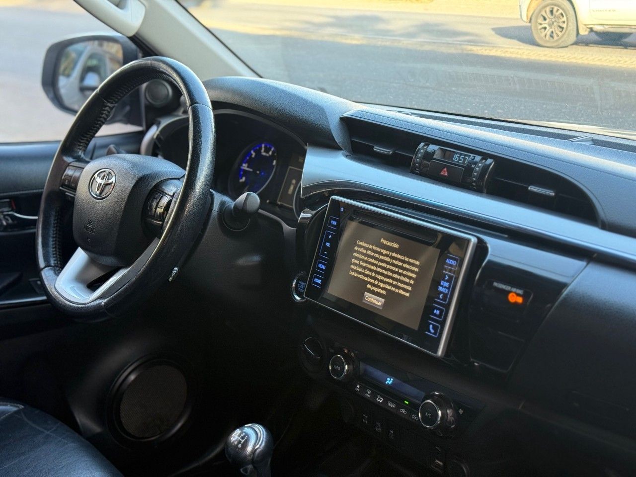 Toyota Hilux Usada en San Juan, deRuedas