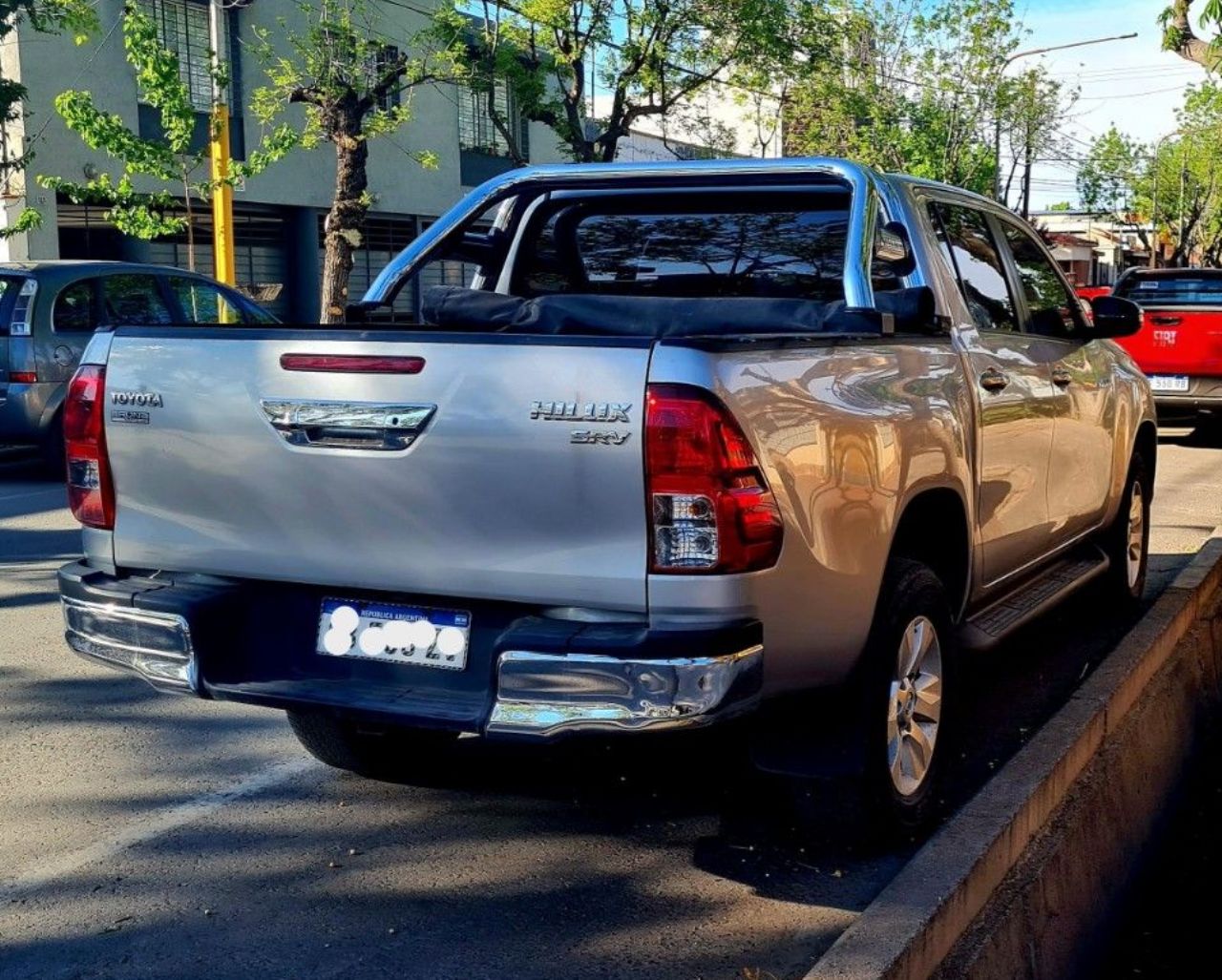 Toyota Hilux Usada en Mendoza, deRuedas