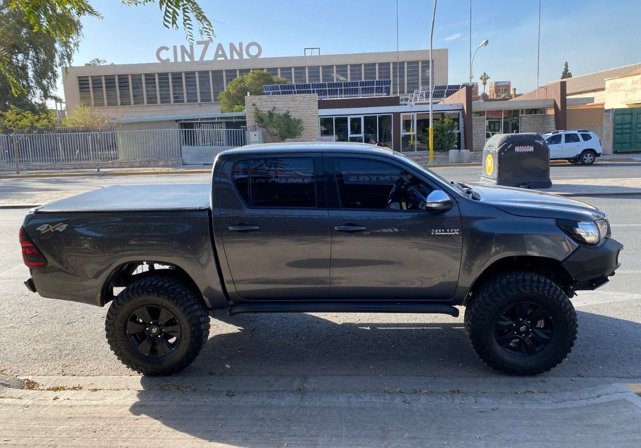 Toyota Hilux Usada Financiado en San Juan, deRuedas