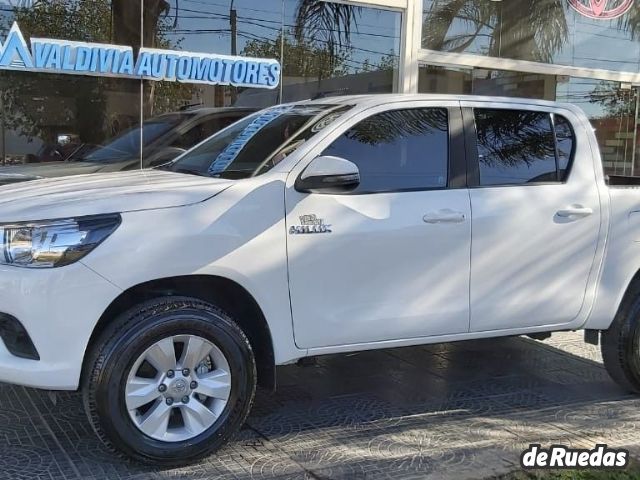 Toyota Hilux Usada en San Juan, deRuedas