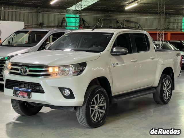 Toyota Hilux Usada en San Juan, deRuedas