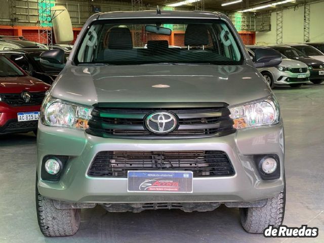 Toyota Hilux Usada en San Juan, deRuedas