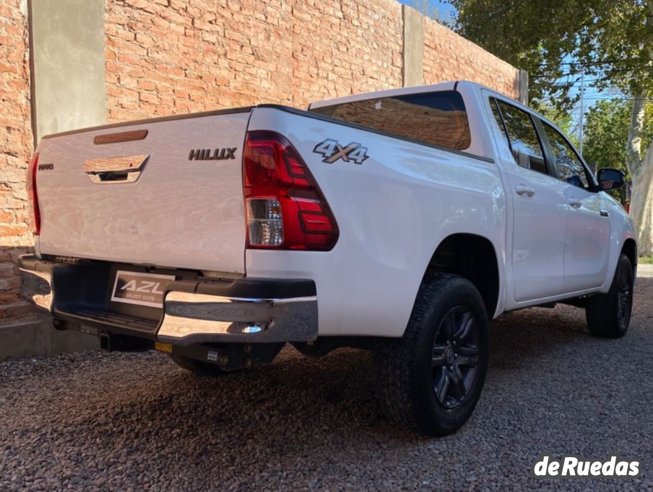 Toyota Hilux Usada en San Juan, deRuedas
