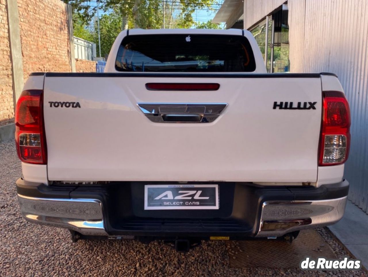 Toyota Hilux Usada en San Juan, deRuedas