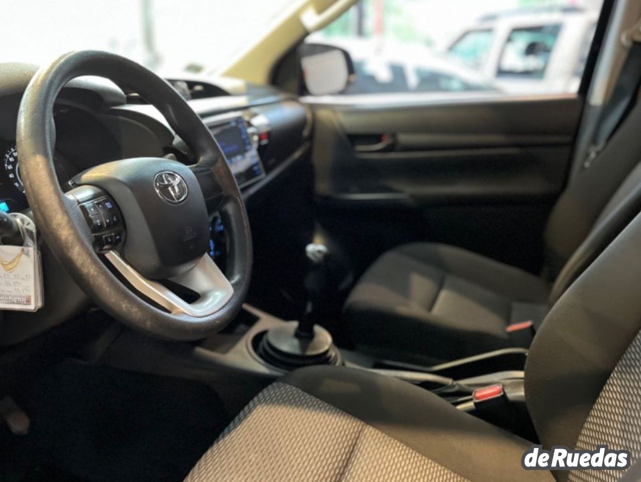Toyota Hilux Usada en Córdoba, deRuedas