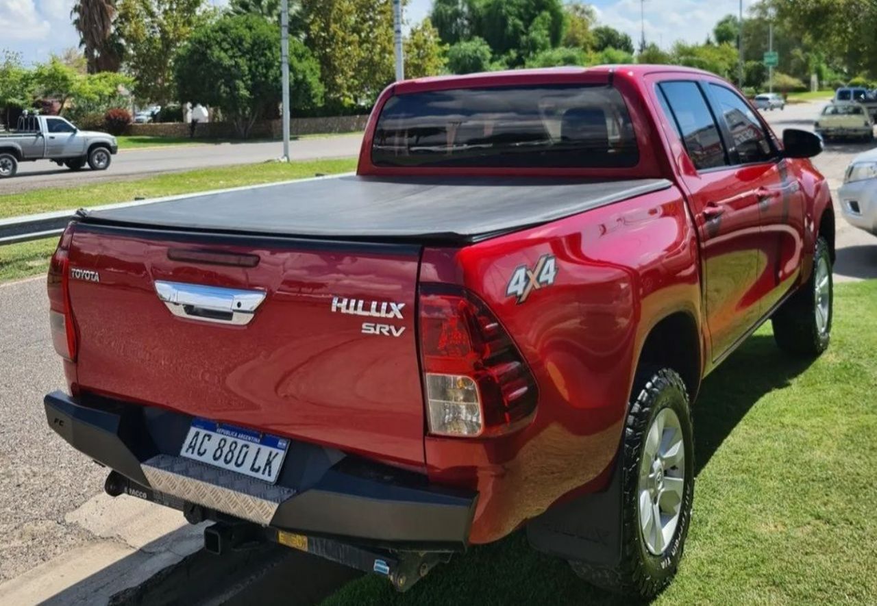 Toyota Hilux Usada en San Juan, deRuedas