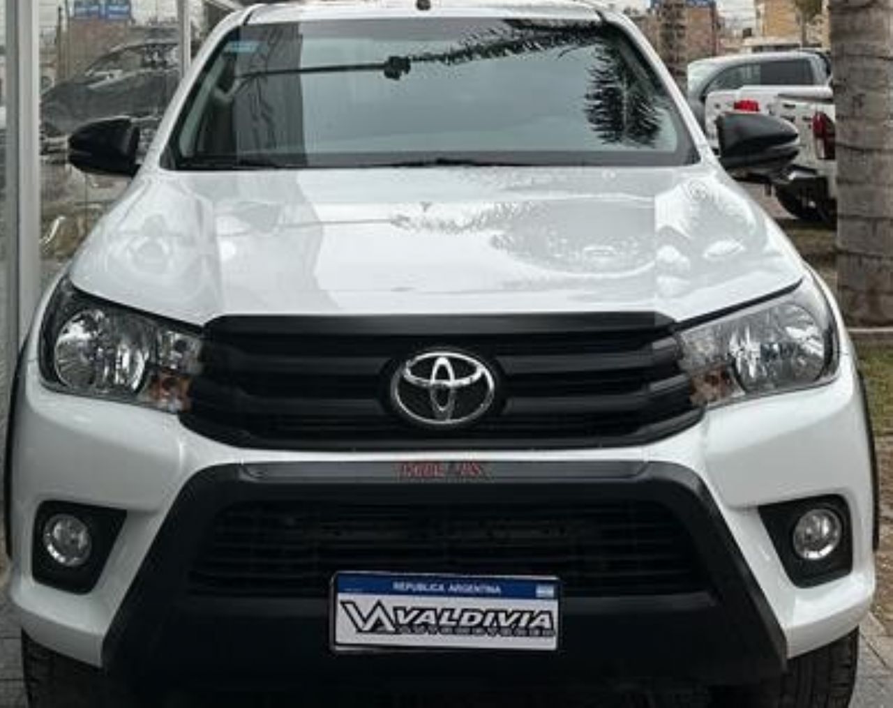 Toyota Hilux Usada en San Juan, deRuedas