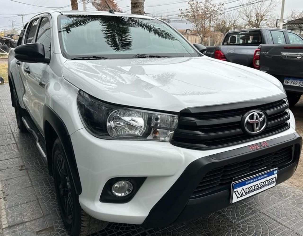 Toyota Hilux Usada en San Juan, deRuedas
