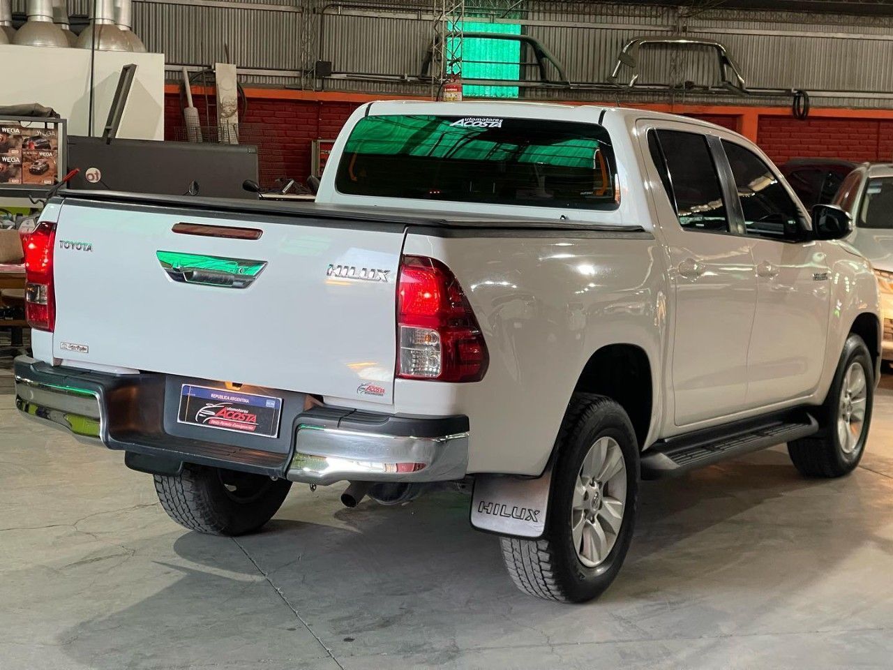 Toyota Hilux Usada en San Juan, deRuedas