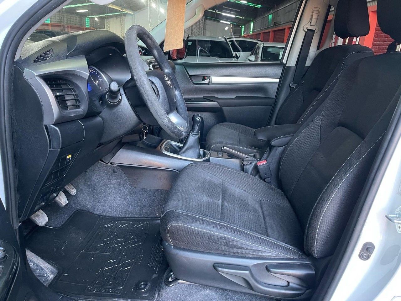 Toyota Hilux Usada en San Juan, deRuedas
