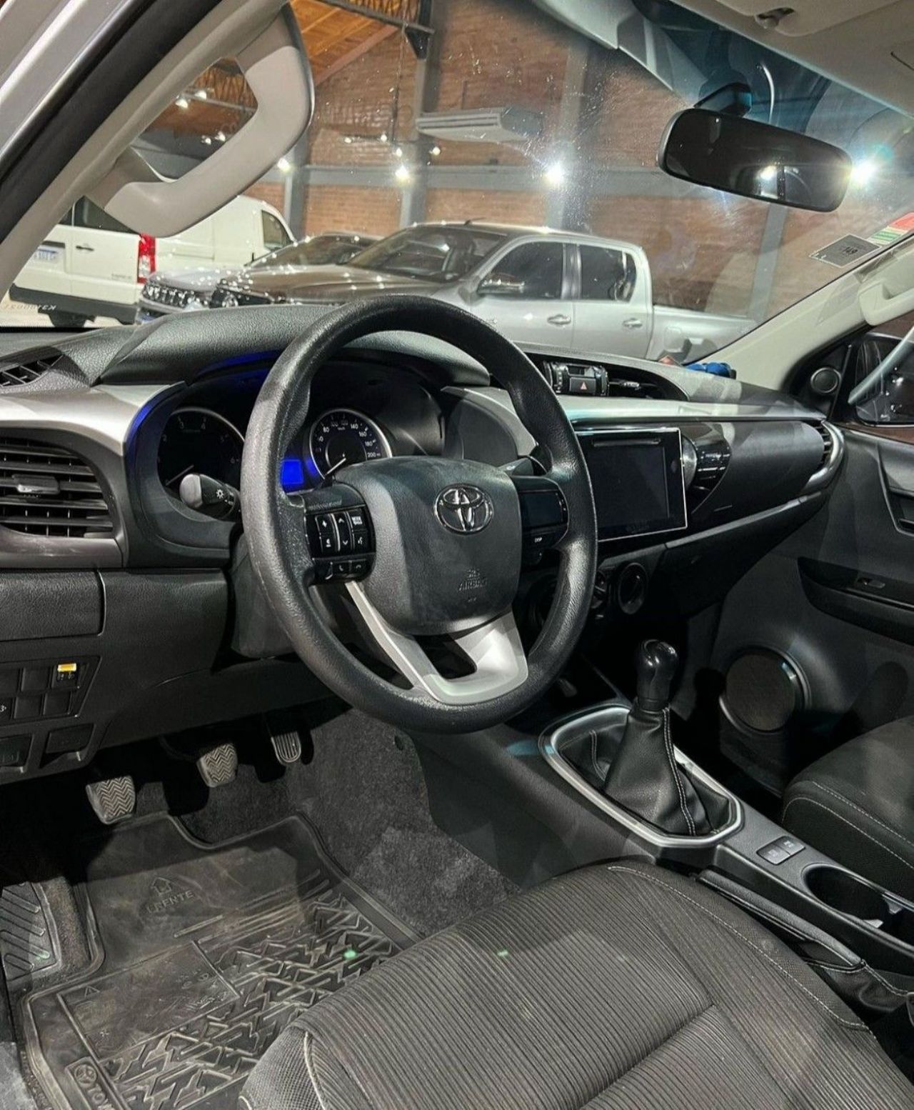 Toyota Hilux Usada en San Juan, deRuedas