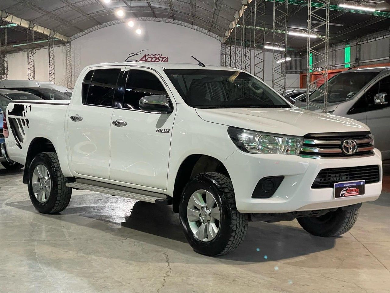 Toyota Hilux Usada en San Juan, deRuedas