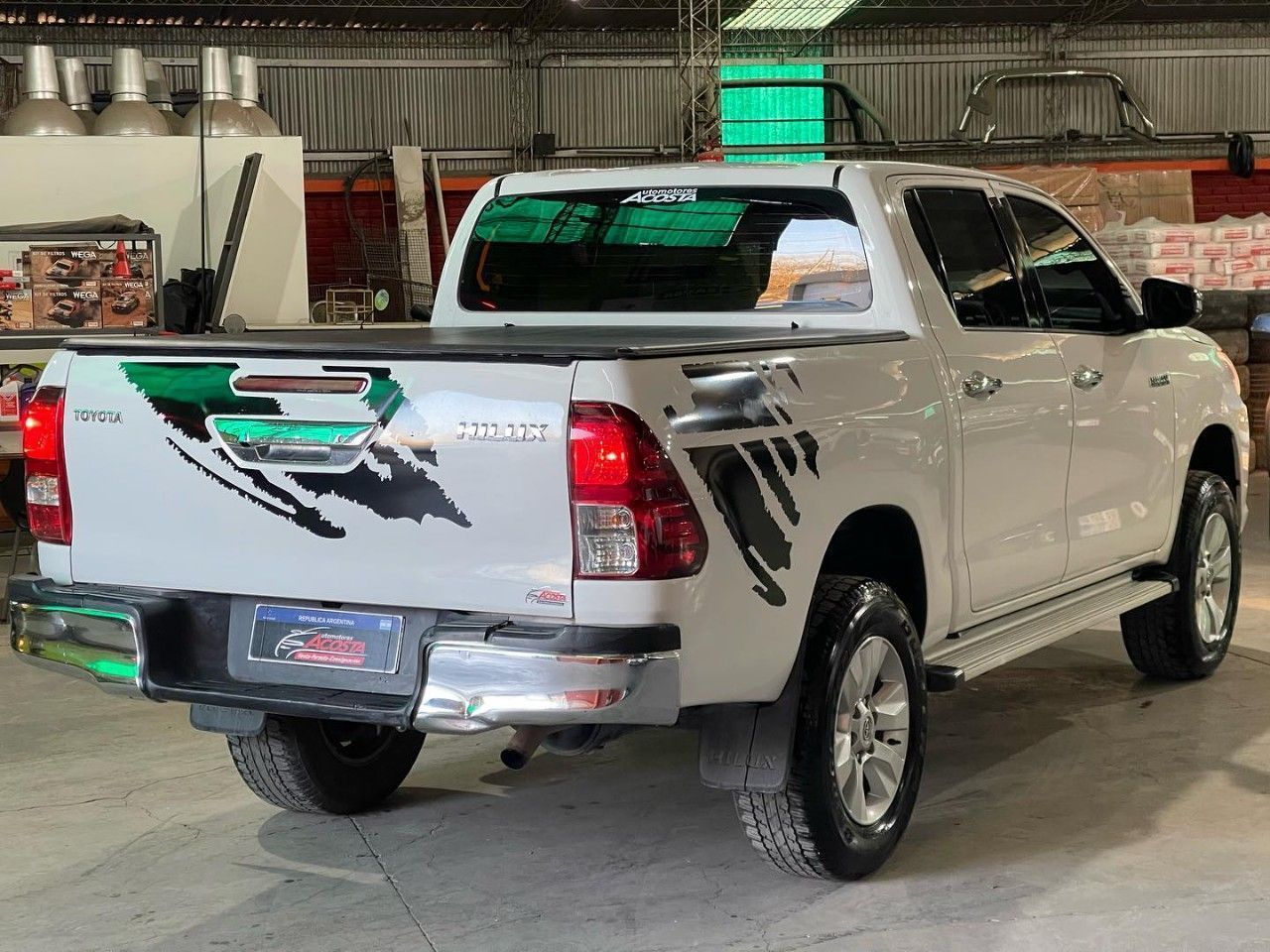 Toyota Hilux Usada en San Juan, deRuedas