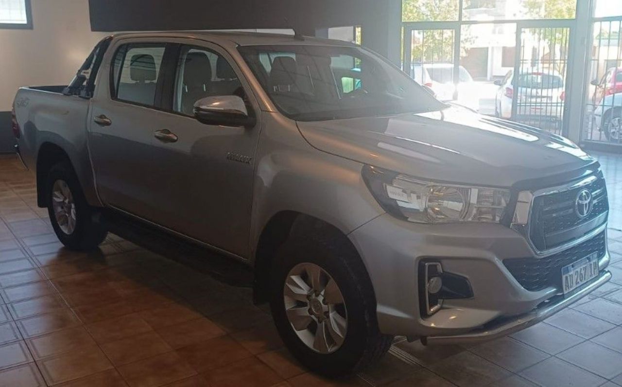 Toyota Hilux Usada Financiado en Mendoza, deRuedas