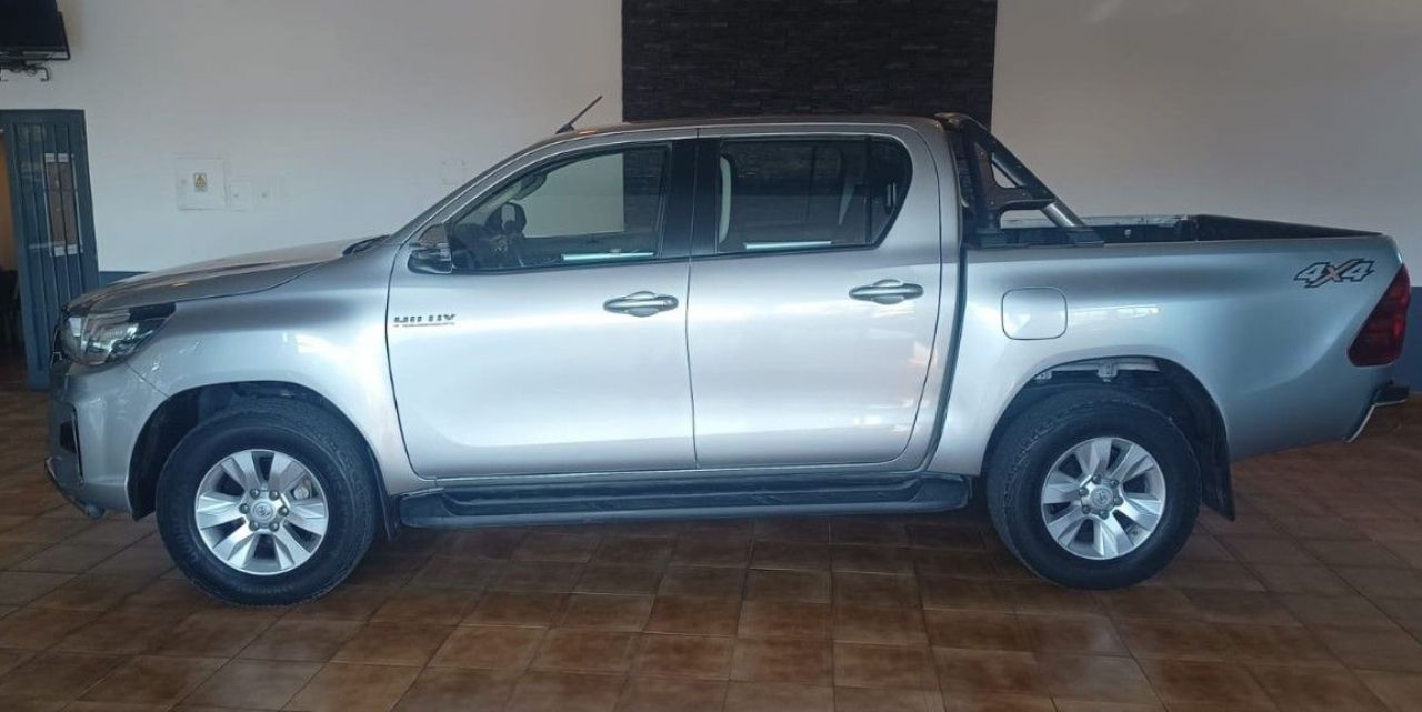 Toyota Hilux Usada Financiado en Mendoza, deRuedas