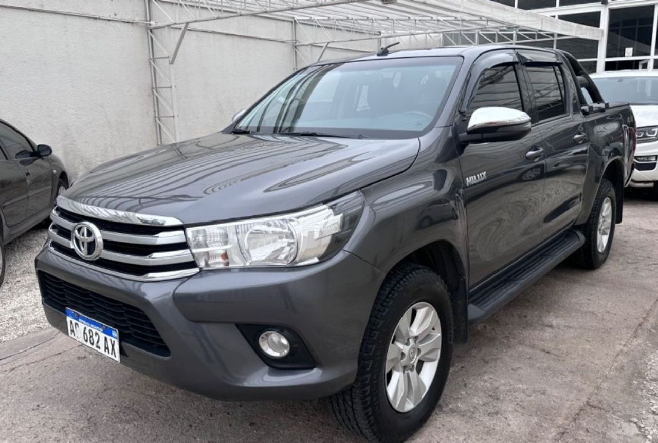 Toyota Hilux Usada en San Luis, deRuedas