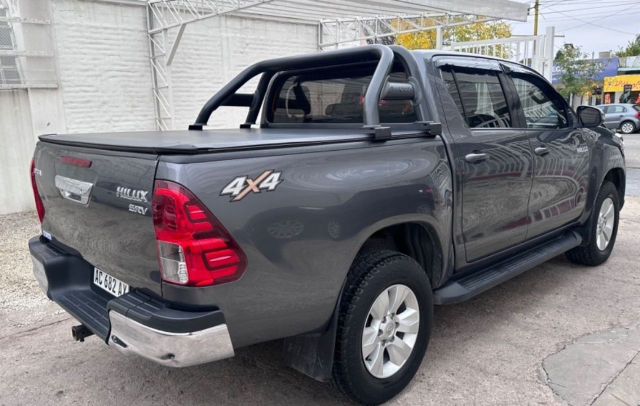 Toyota Hilux Usada en San Luis, deRuedas