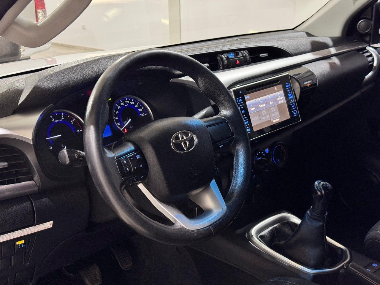 Toyota Hilux Usada en San Juan, deRuedas