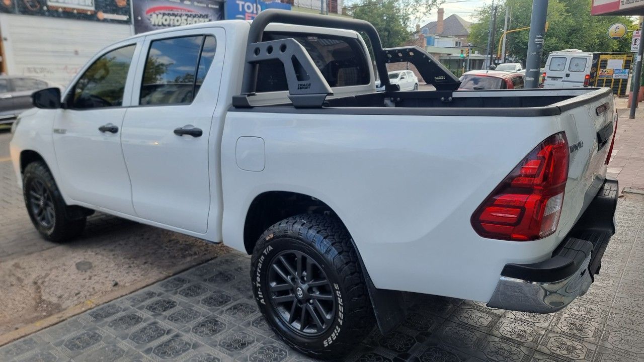 Toyota Hilux Usada Financiado en Mendoza, deRuedas