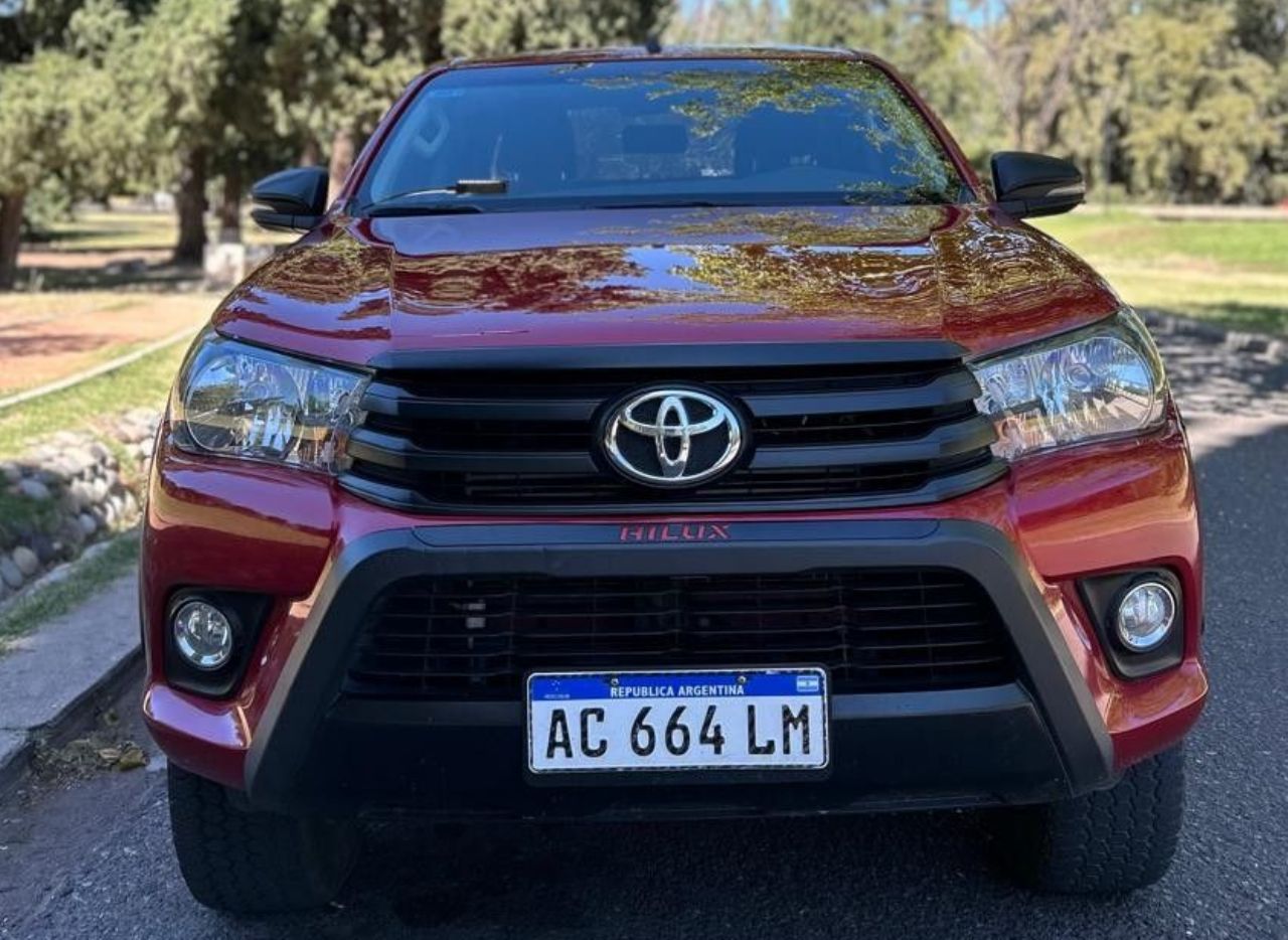 Toyota Hilux Usada Financiado en Mendoza, deRuedas