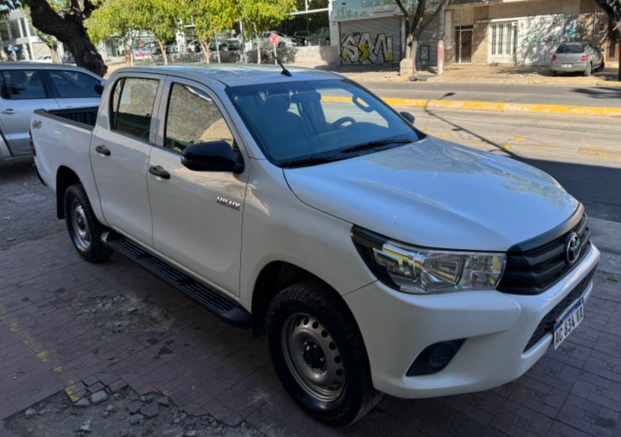 Toyota Hilux Usada en Mendoza, deRuedas