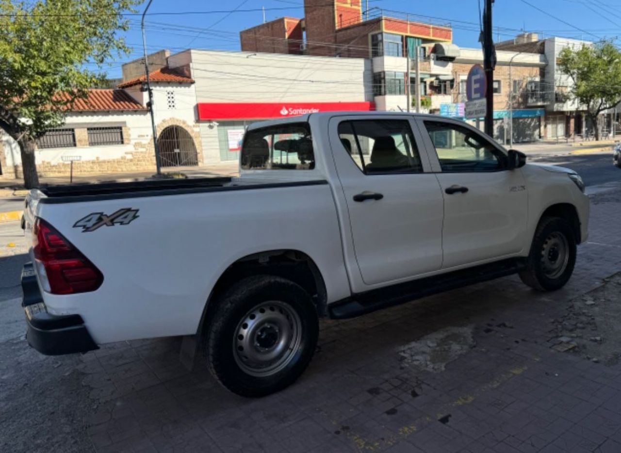 Toyota Hilux Usada en Mendoza, deRuedas