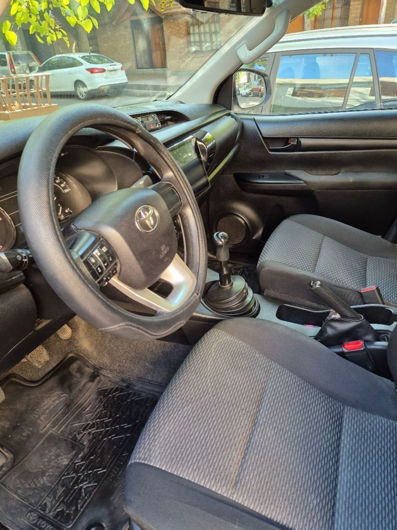 Toyota Hilux Usada en Mendoza, deRuedas