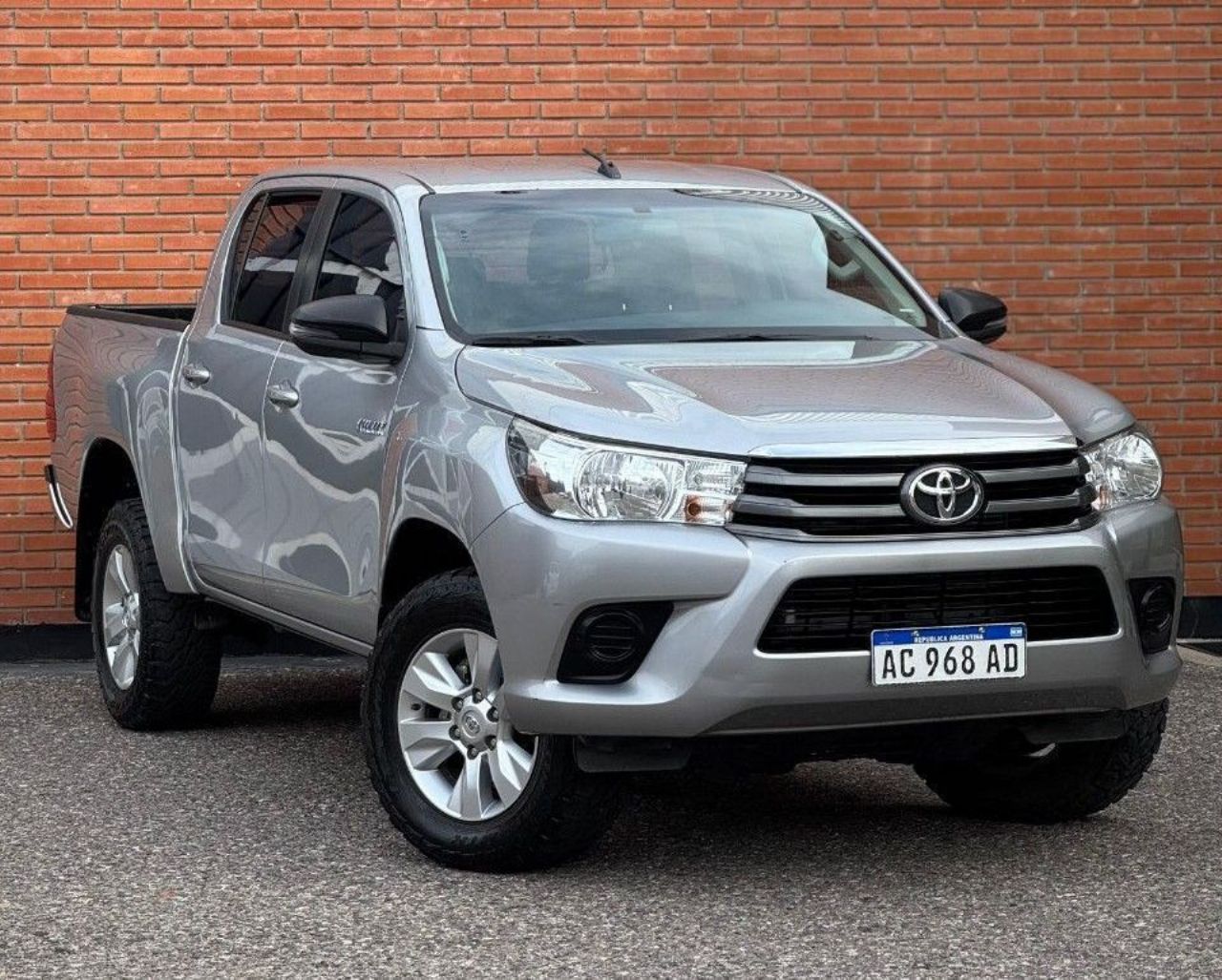Toyota Hilux Usada Financiado en Córdoba, deRuedas