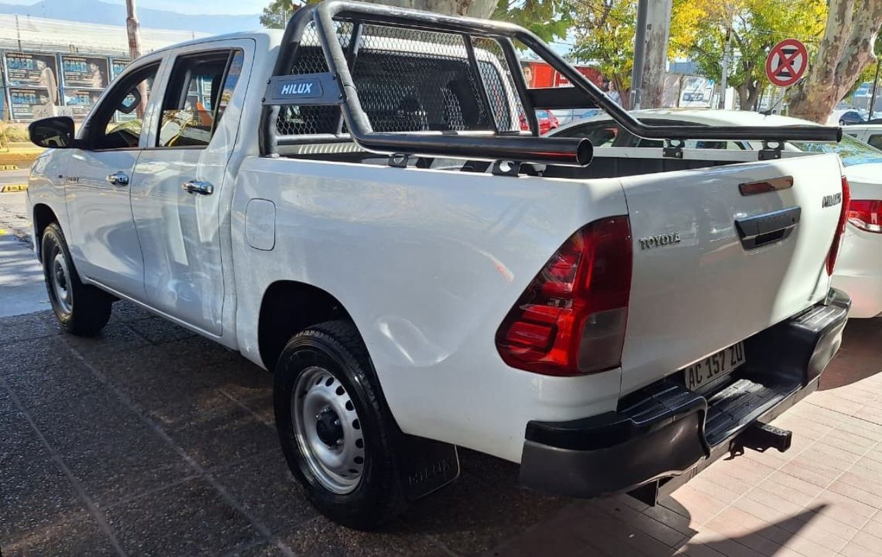 Toyota Hilux Usada Financiado en Mendoza, deRuedas